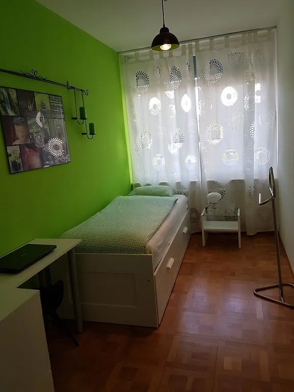 Chambre Au Centre De Geneve Women Only Szwajcaria